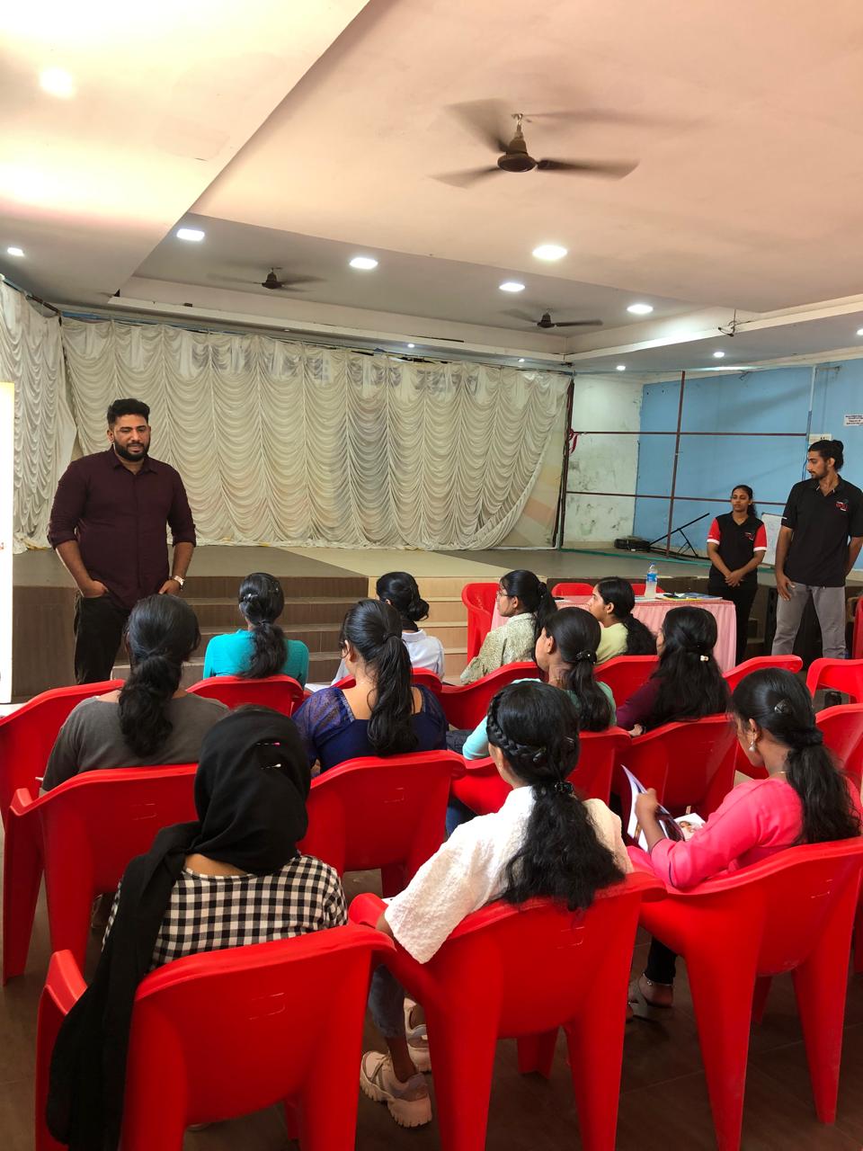 Students participating in a Crystal EDU Career orientation session